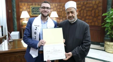 شيخ الأزهر يخصص 100 ألف جنيه ورحلة عمرة لكل طالب من أوائل الثانوية